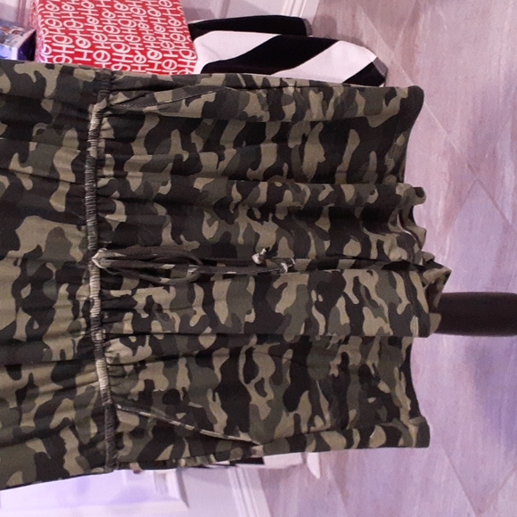 NWT Lea & Viola Green Camo Romper - Picture 3 of 13